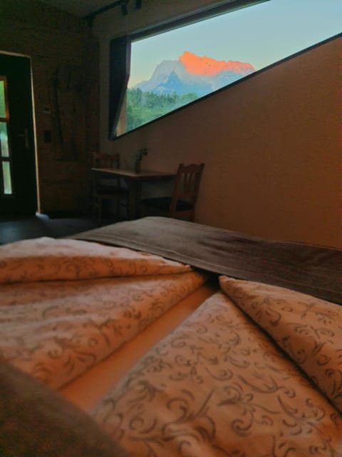 Bed, Bedroom, Mountain view, Sunrise