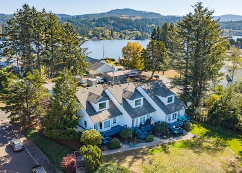 Coastal Adventures, Lake, Ocean, Casinos, Hiking House in Neotsu