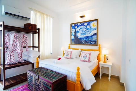 Met Luxe Galleria Apartment in Jaipur