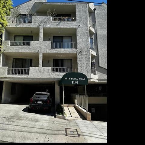 1140 Alta Loma Bed and Breakfast in West Hollywood