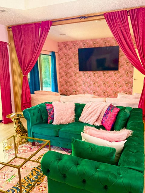 Pinkies Paradise-3BD2BASleeps 8PP-Lake Ozark House in Lake of the Ozarks