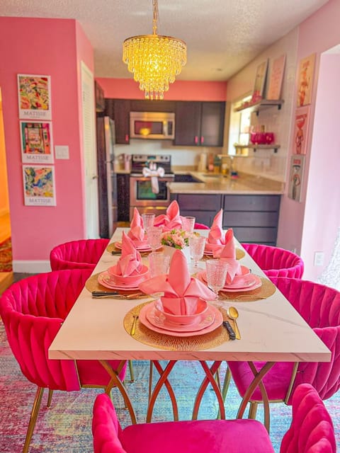 Pinkies Paradise-3BD2BASleeps 8PP-Lake Ozark House in Lake of the Ozarks