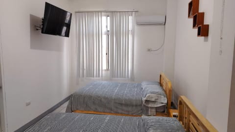 Bed, TV and multimedia, Photo of the whole room, Bedroom, air conditioner