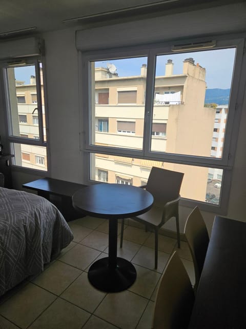 Studio confortable Genevois Bed and Breakfast in Annemasse