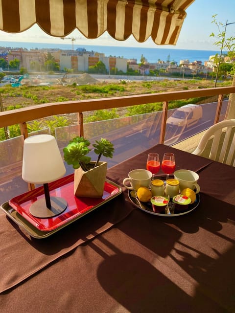 Mountain view, Sea view