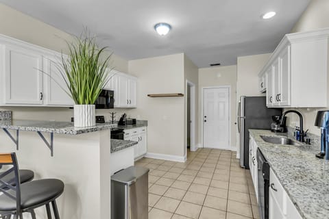 Lowcountry Luxe Spacious 4br Oasis In Charleston House in Goose Creek