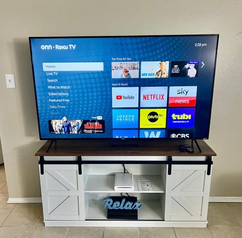 Communal lounge/ TV room, TV and multimedia, Evening entertainment