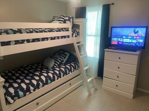 TV and multimedia, Evening entertainment, Bedroom, bunk bed