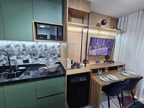 TV and multimedia, Kitchen or kitchenette, Dining area, minibar