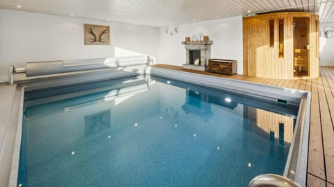 Sauna, Swimming pool