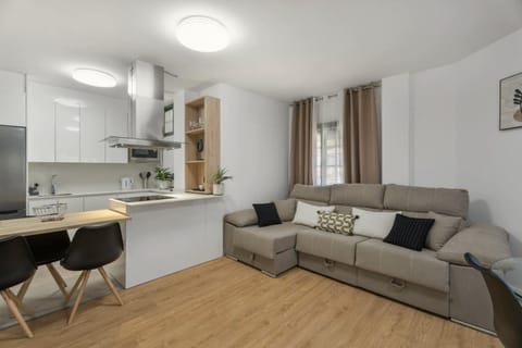 Living room, Seating area, Dining area, stove