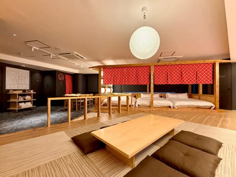 Bed, Dining area