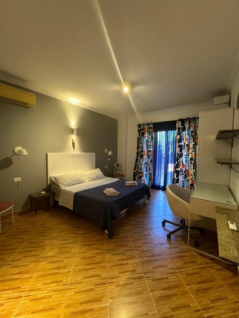 Bed, Photo of the whole room, Bedroom, flat iron, internet, towels, towels, wardrobe, air conditioner