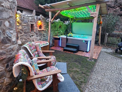 Garden, Hot Tub, Spa and wellness centre/facilities