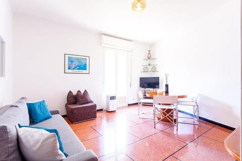 Santa Margherita Center - Steps from the Sea - AC Apartment in Santa Margherita Ligure