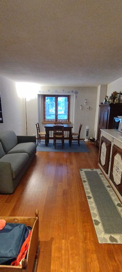 TV and multimedia, Living room, Dining area