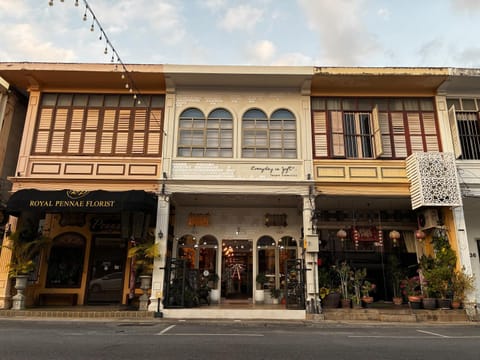 Property building, Day
