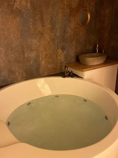Hot Tub, Spa and wellness centre/facilities, Spa and wellness centre/facilities