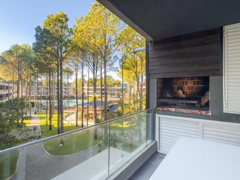 View (from property/room), Balcony/Terrace, Garden view