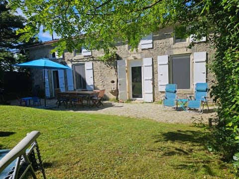 Facade/entrance, View (from property/room)