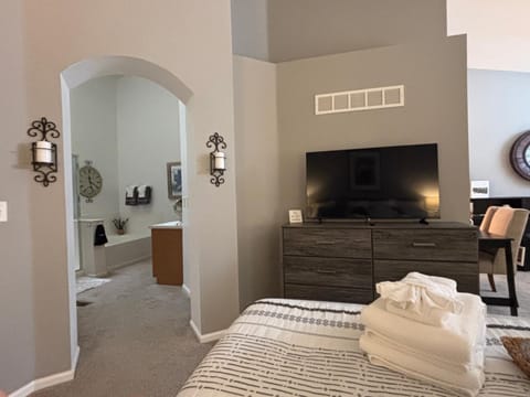 Unwind in Style in this stunning townhome retreat Apartment in Superior