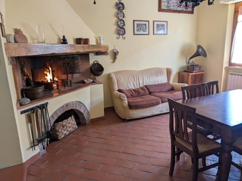 Living room, Dining area, Lunch, fireplace