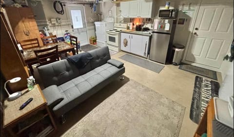 Kitchen or kitchenette, Living room, Seating area, Dining area, oven, pet friendly, stove, toaster