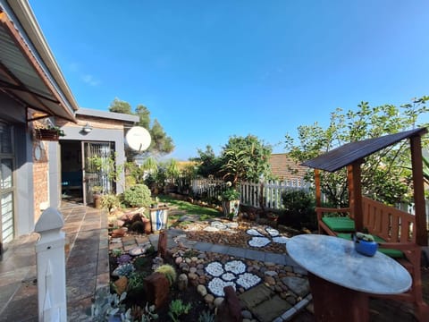 Patio, Garden, Balcony/Terrace, Garden view