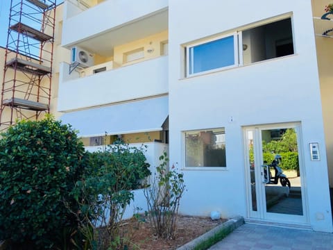 Vallmel Sea View Apartment in Fertilia