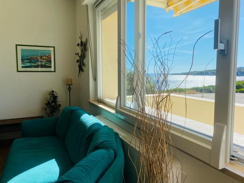 Vallmel Sea View Apartment in Fertilia