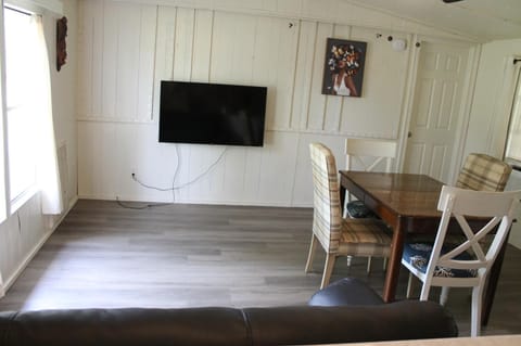 Countryside Bliss - Entire Home on 2 Acres House in Alvin