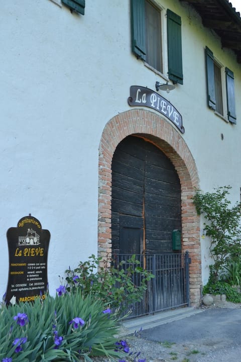 Facade/entrance, Property logo or sign