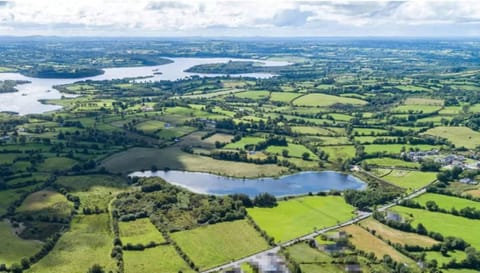 Lakeside Cottage Bed and Breakfast in Longford