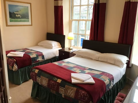 The Royal Crown Guest House Bed and Breakfast in Aberdeen