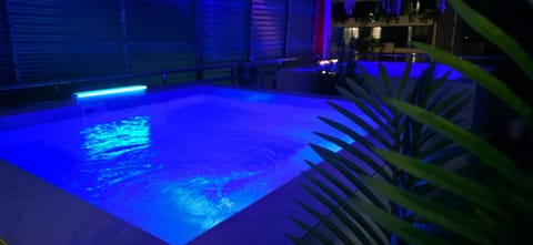 Hot Tub, Swimming pool