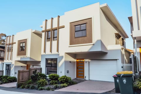 Property building, Neighbourhood