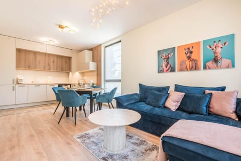 Kitchen or kitchenette, Living room, Seating area, Dining area, pet friendly, stove
