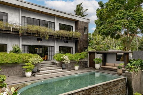 Property building, Patio, Garden, Garden view, Pool view, Swimming pool