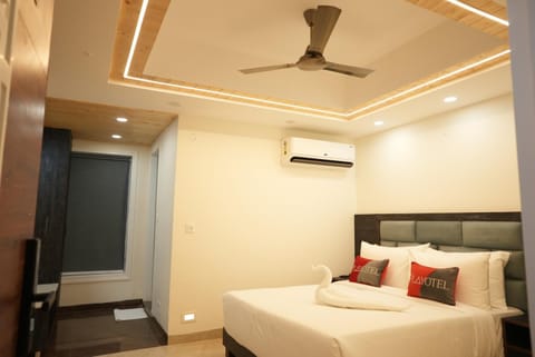 Bed, Bedroom, air conditioner