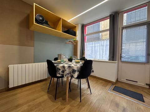 S Le Cocon des Francs Studio Élégant centre ville Apartment in Wallonia, Belgium
