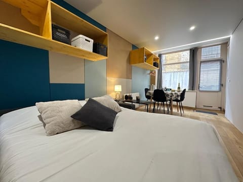 S Le Cocon des Francs Studio Élégant centre ville Apartment in Wallonia, Belgium