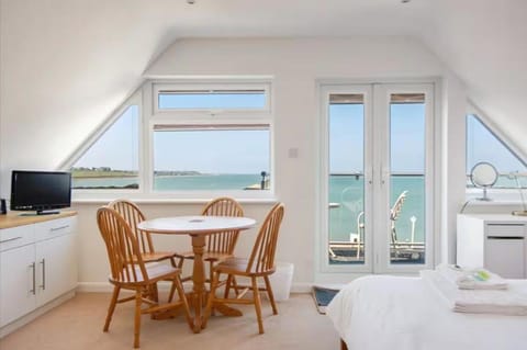 Property building, Seating area, Sea view, pet friendly