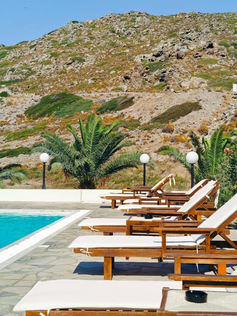Mountain view, Pool view, Swimming pool, sunbed