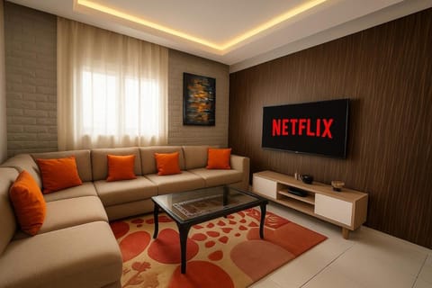 Communal lounge/ TV room, TV and multimedia, Living room, Seating area, Evening entertainment