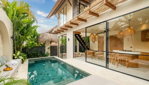 Property building, Balcony/Terrace, Swimming pool, Swimming pool