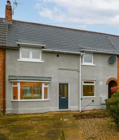 Property building, Facade/entrance, Garden, Garden view