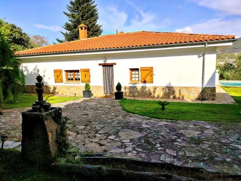 Property building, Spring, Day, Garden, Garden view