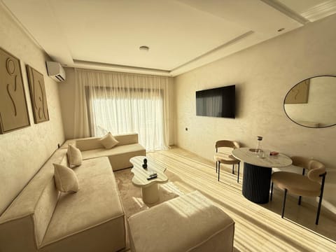 Communal lounge/ TV room, TV and multimedia, Living room, Seating area, Evening entertainment