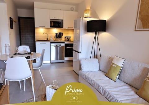 TV and multimedia, Kitchen or kitchenette, Living room, Dining area, dishwasher, oven, stove, toaster