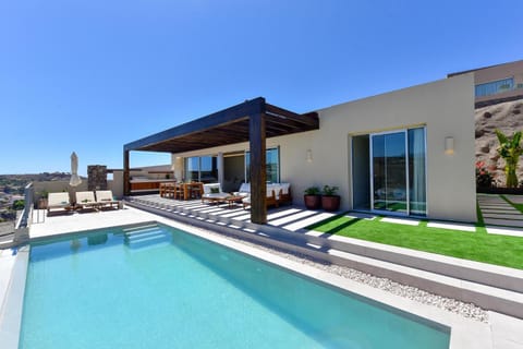 Day, Pool view, Swimming pool, sunbed
